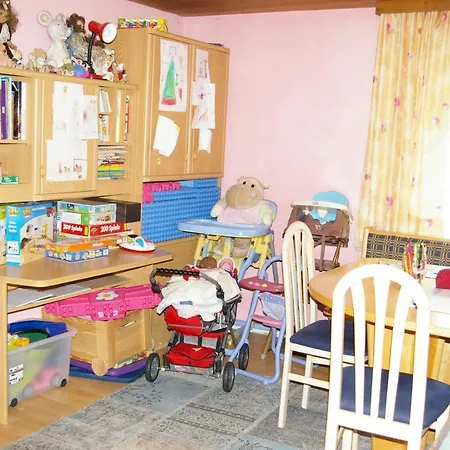 Thalerhof 招待所 Roppen