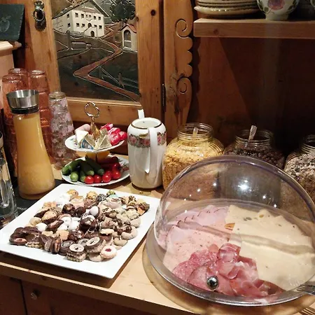 Thalerhof 招待所 Roppen